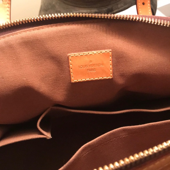 Louis Vuitton purse - Picture 4 of 4